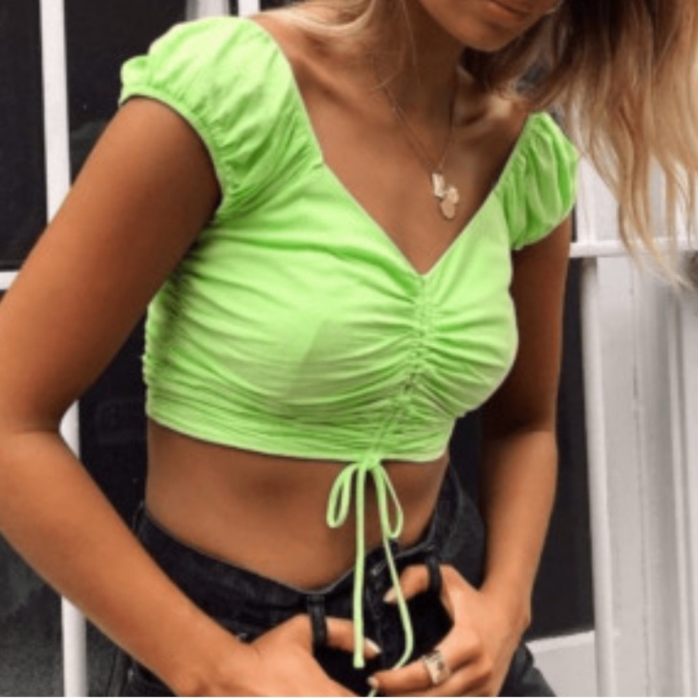 3/$30 Princess Polly‎ Darshan Lime Crop Cinched Smocked Cap Sleeve Size 2